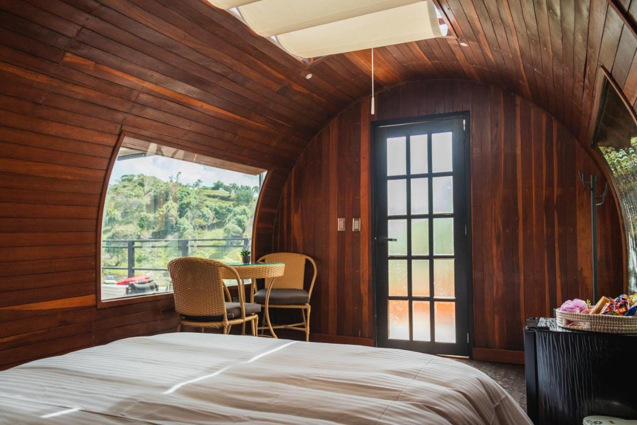 Glamping The Mountain Hotel Guatape Exterior photo