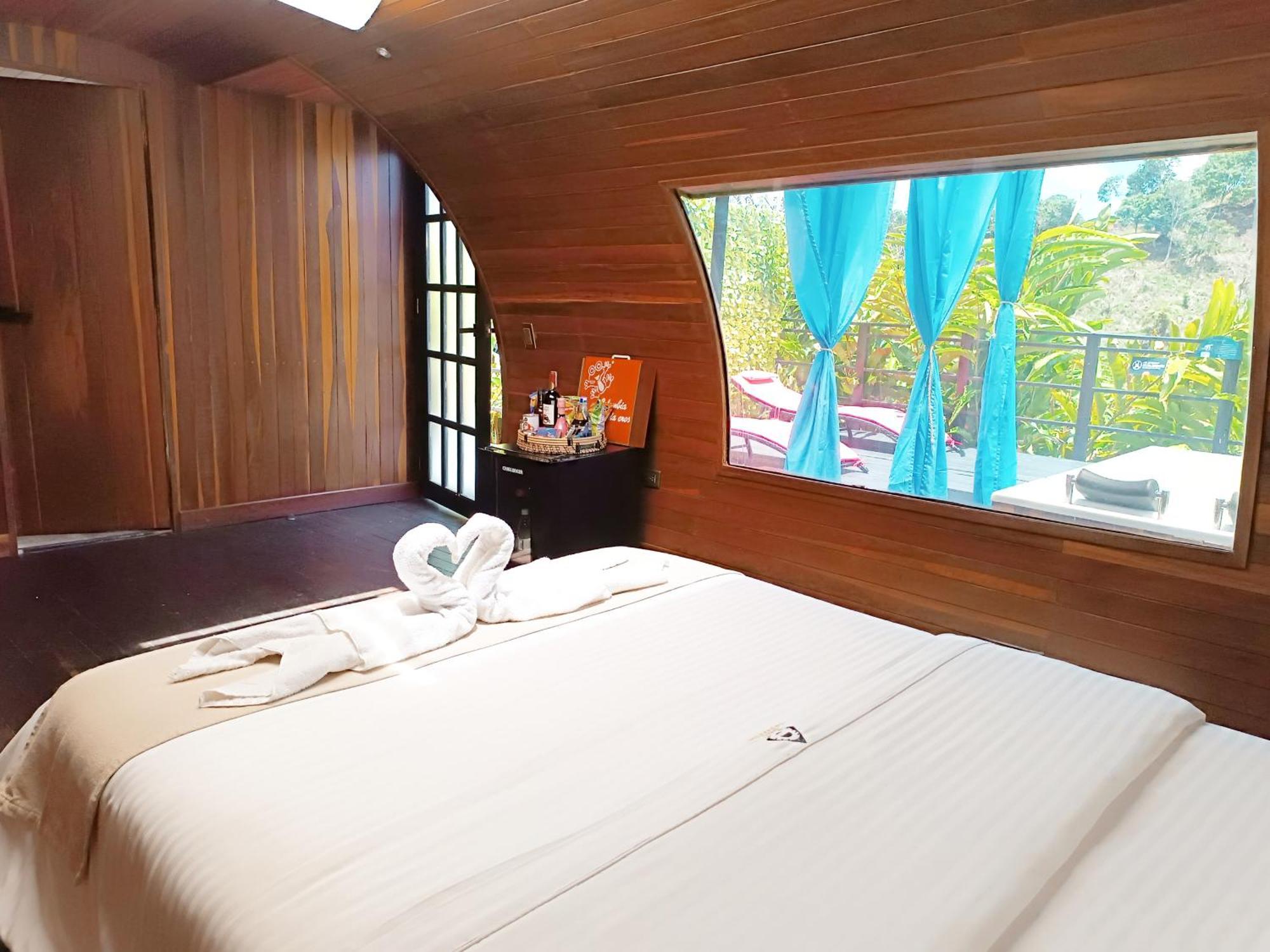 Glamping The Mountain Hotel Guatape Exterior photo
