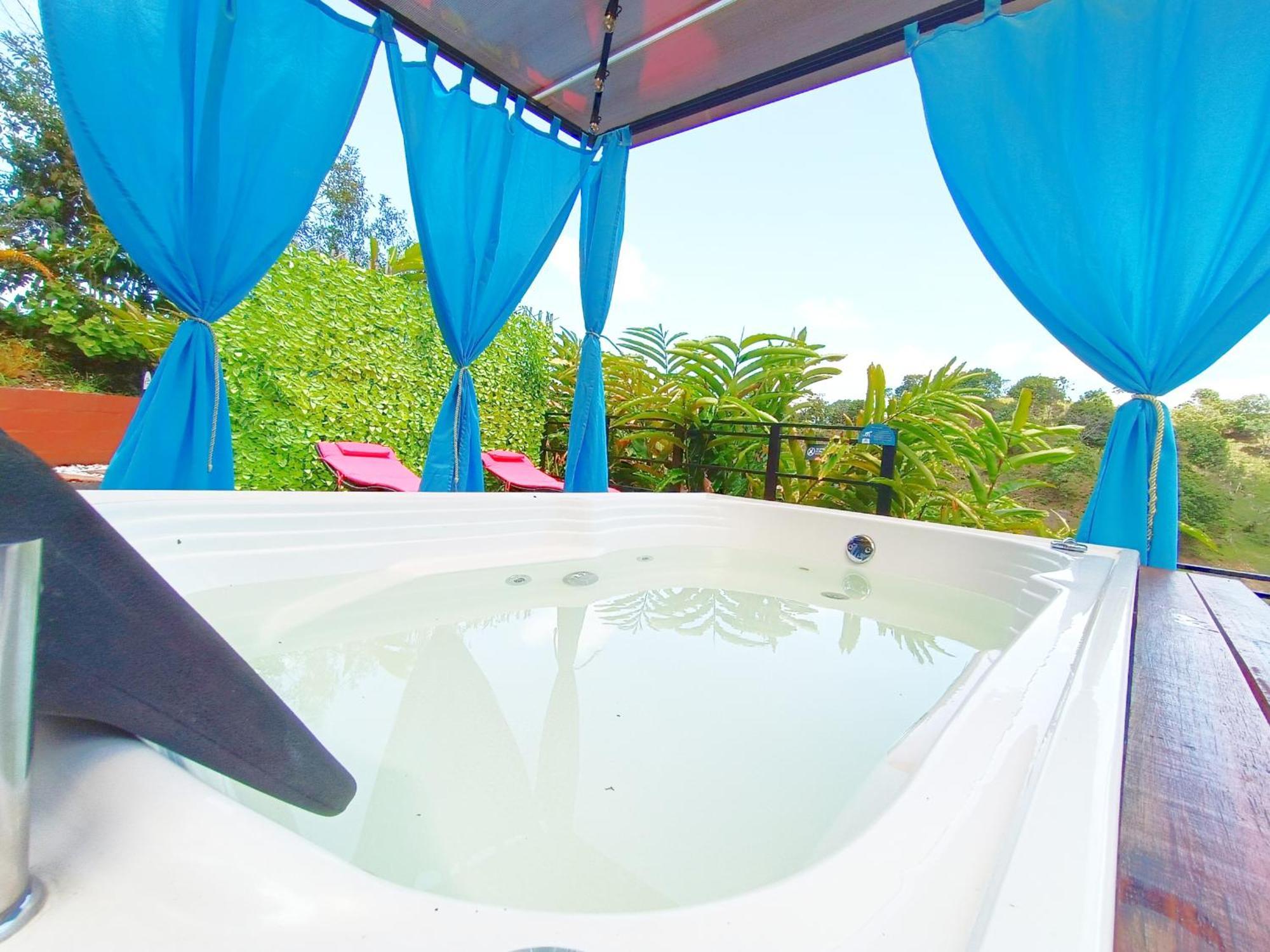 Glamping The Mountain Hotel Guatape Exterior photo