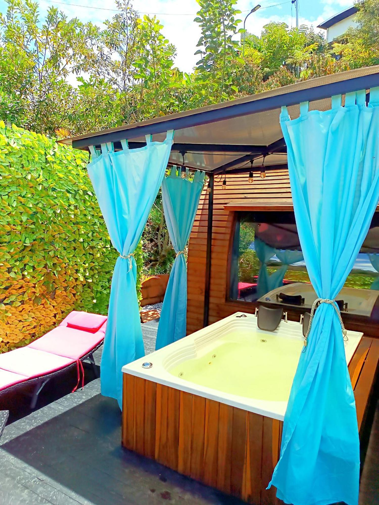 Glamping The Mountain Hotel Guatape Exterior photo
