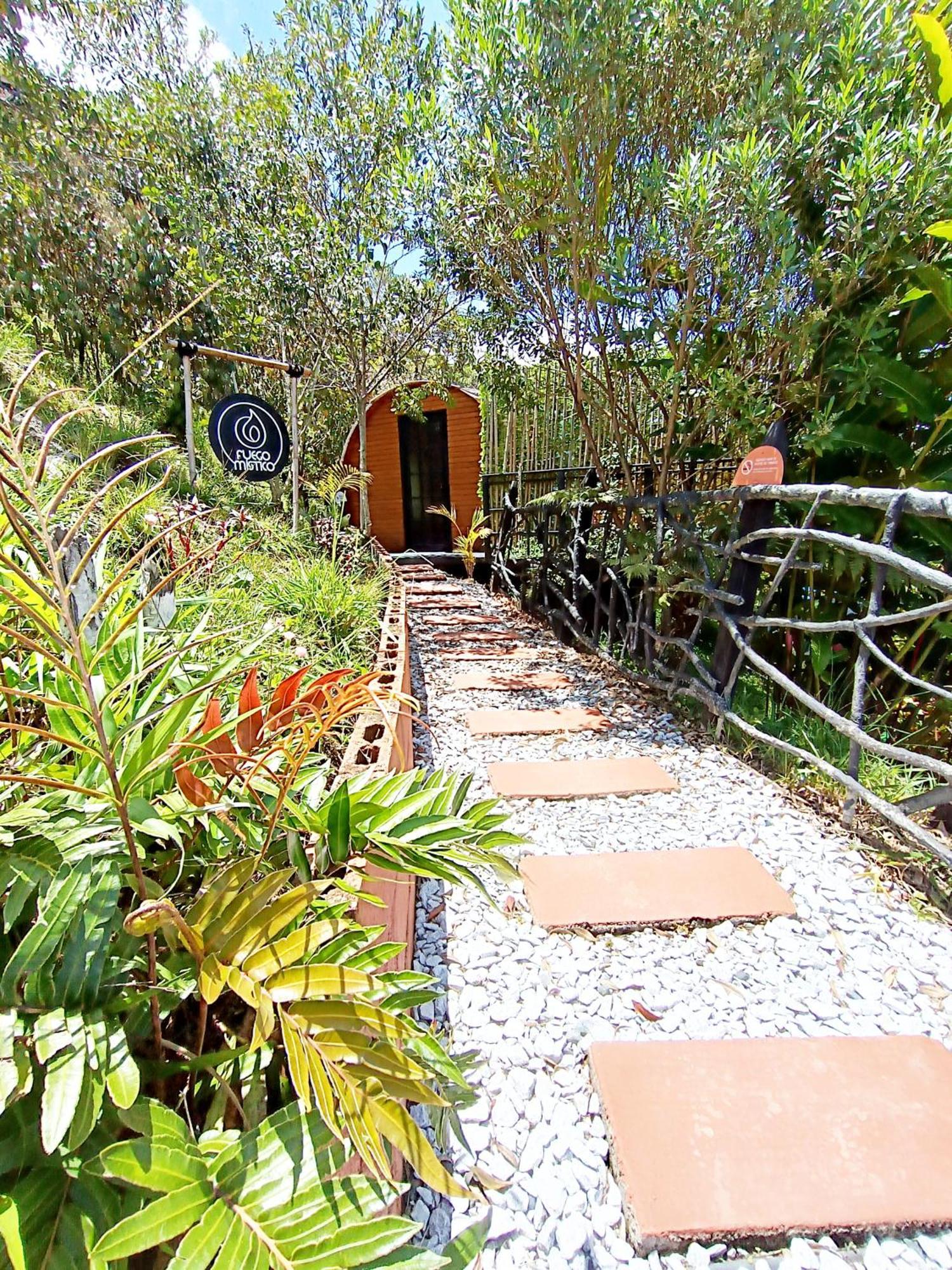 Glamping The Mountain Hotel Guatape Exterior photo